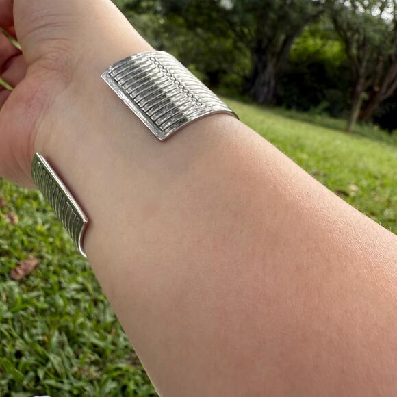 Vintage Gucci Cuff Bracelet 925 Sterling Made in Italy Authentic 56 grams - Picture 3 of 10